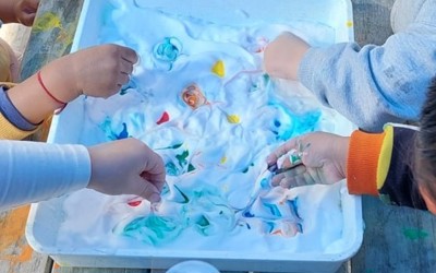 mixing colours.jpg
