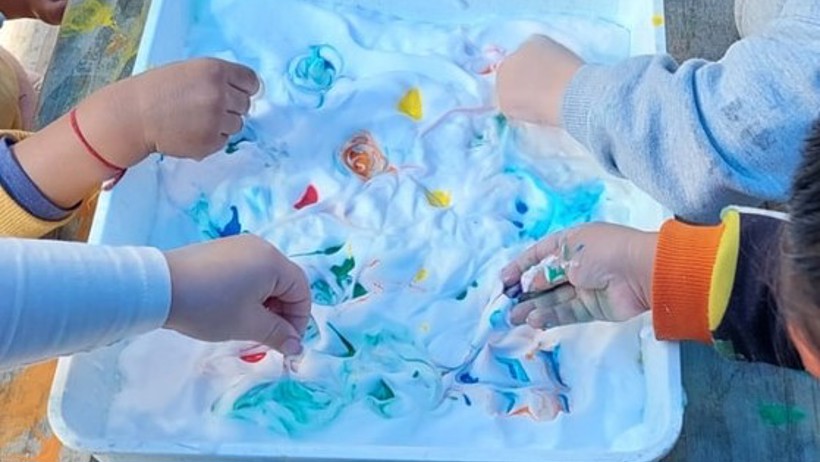 mixing colours.jpg