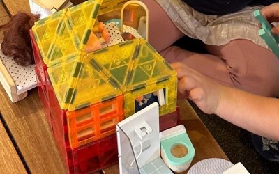 magnatiles and home corner.jpg